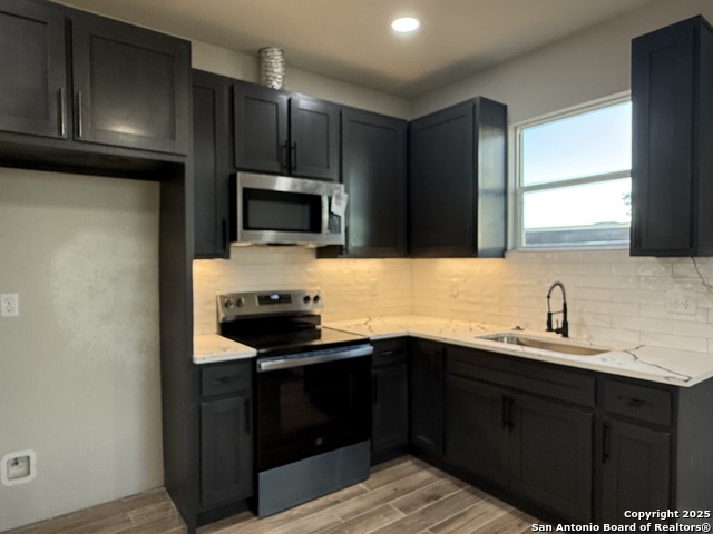 3274 N Ih 35 Property Photo 7