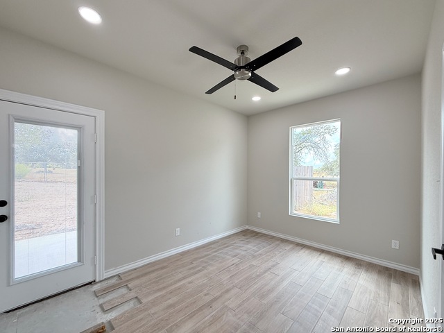3274 N Ih 35 Property Photo 10