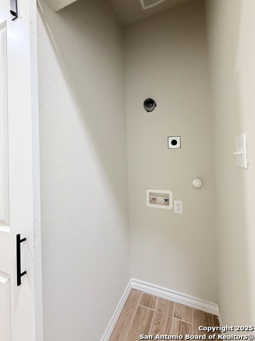 3274 N Ih 35 Property Photo 12