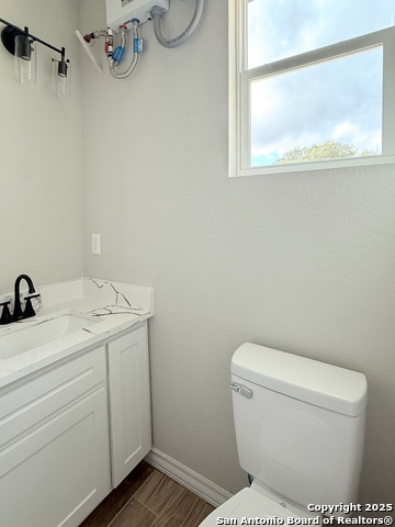 3274 N Ih 35 Property Photo 15