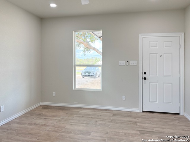 3274 N Ih 35 Property Photo 17