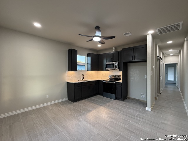 3274 N Ih 35 Property Photo 22