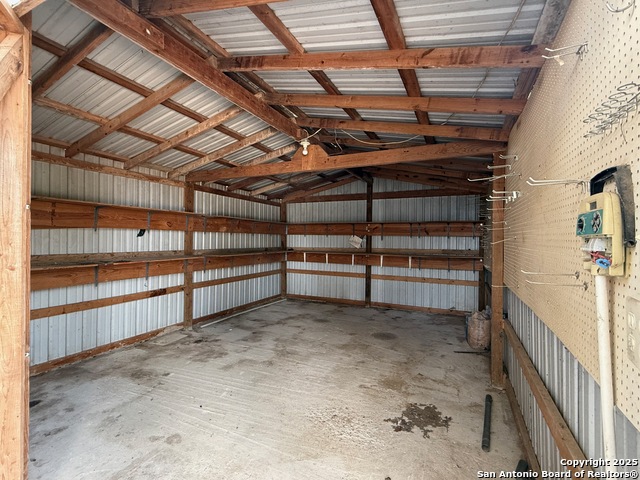 3274 N Ih 35 Property Photo 32
