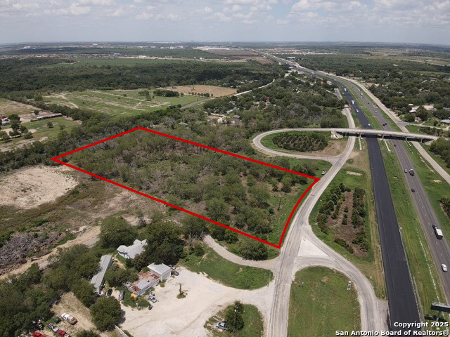 13901 Interstate 35 S Property Photo 1