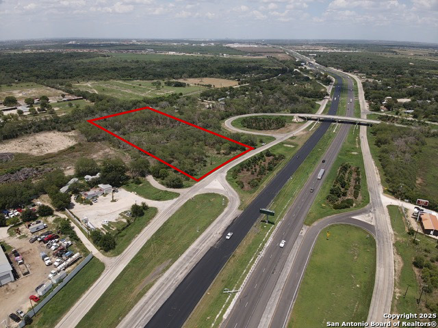 13901 Interstate 35 S Property Photo 3