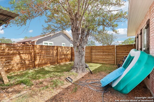 100 N Carroll Property Photo 50