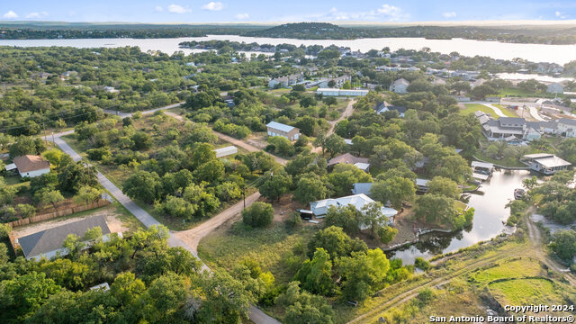 302 Lake Downs Property Photo 2