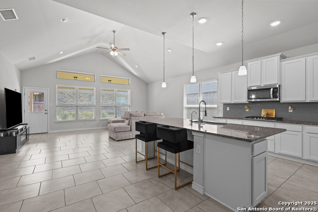 1637 Cullanne Property Photo 6