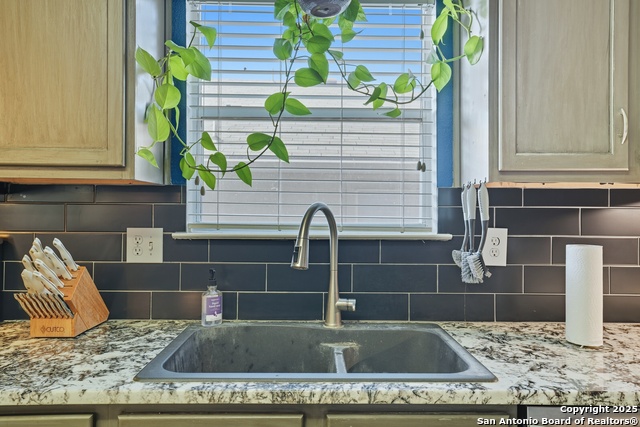 663 Lynx Mountain Property Photo 7