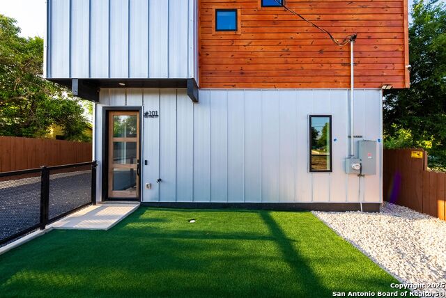 108 Vine Property Photo 23
