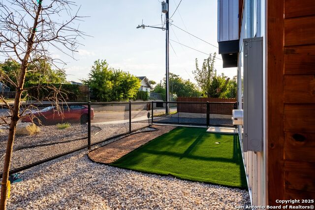 108 Vine Property Photo 29