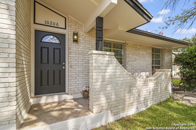 10206 Bull Run Property Photo 3