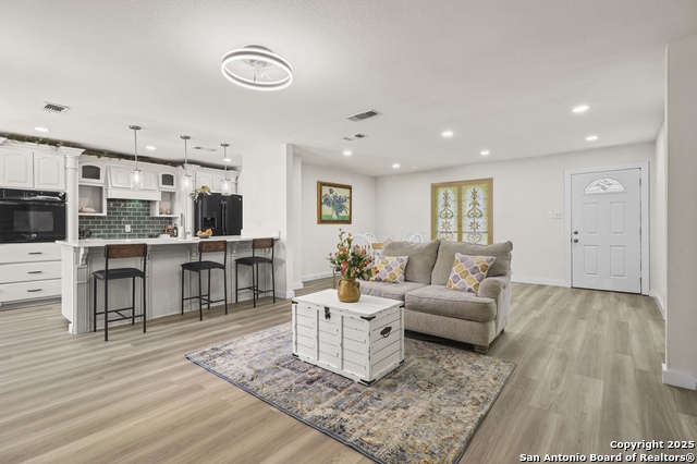 10206 Bull Run Property Photo 8