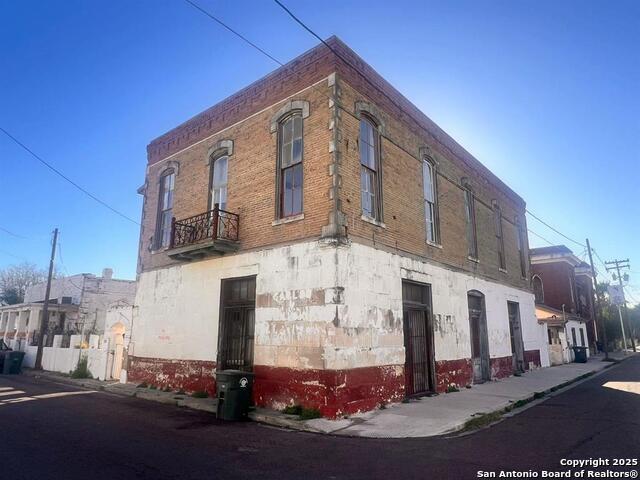 520 Davis Ave Property Photo 1