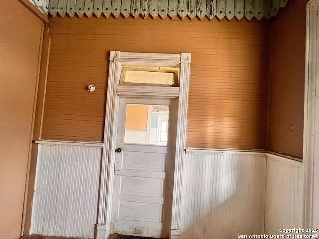 520 Davis Ave Property Photo 2