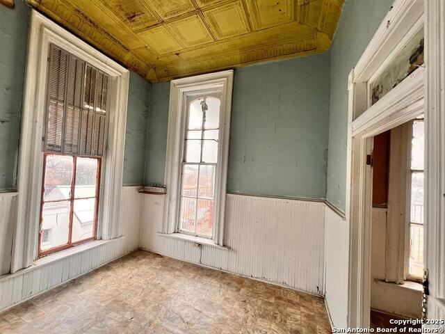 520 Davis Ave Property Photo 6