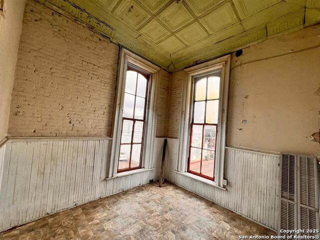 520 Davis Ave Property Photo 10