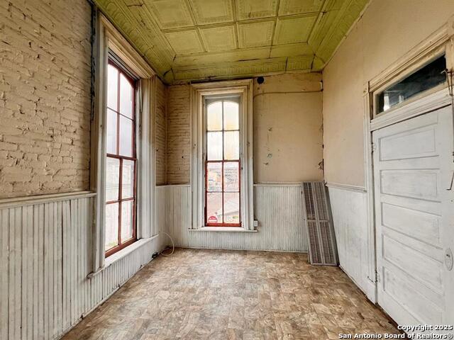 520 Davis Ave Property Photo 12