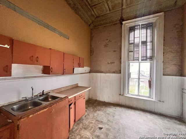520 Davis Ave Property Photo 13