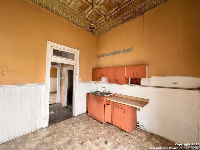 520 Davis Ave Property Photo 14