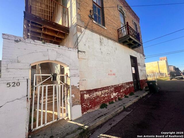 520 Davis Ave Property Photo 28