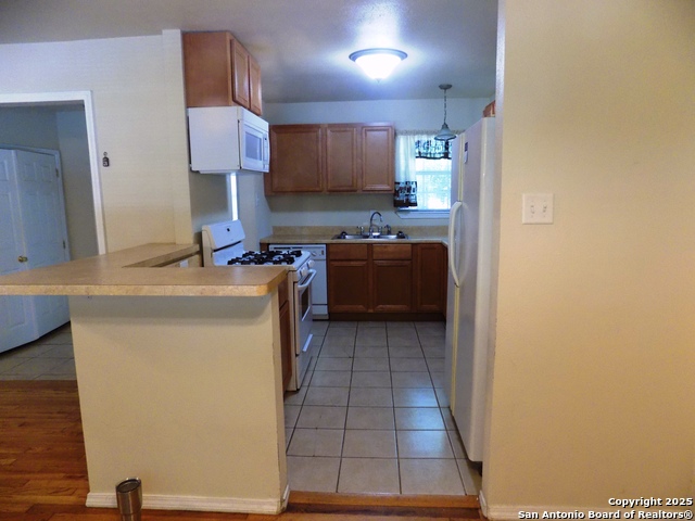 636 W Norwood Property Photo 5