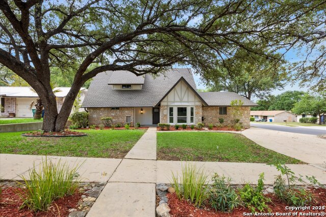 206 Trafalgar Property Photo 1