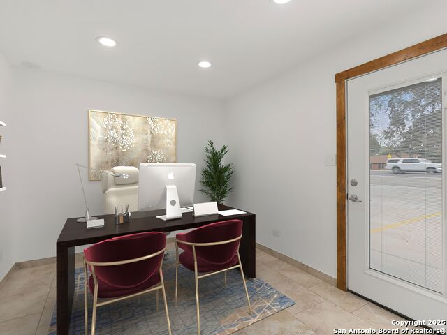 1026 W Oaklawn Street Property Photo 10