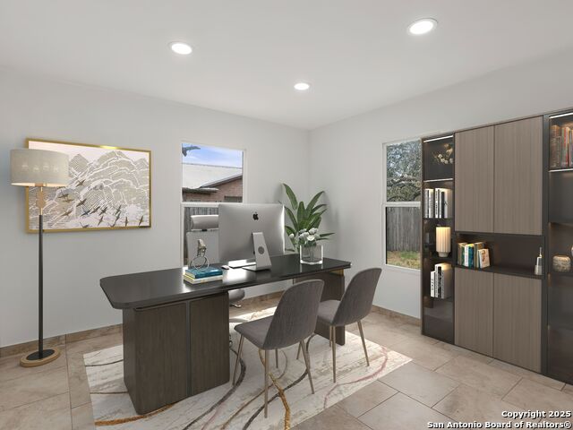 1026 W Oaklawn Street Property Photo 18