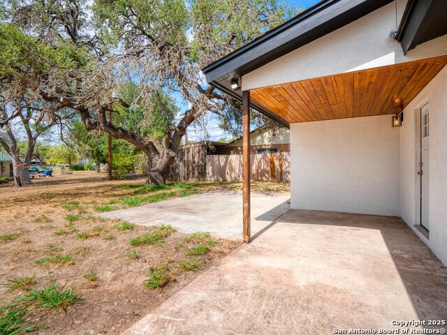 1026 W Oaklawn Street Property Photo 22