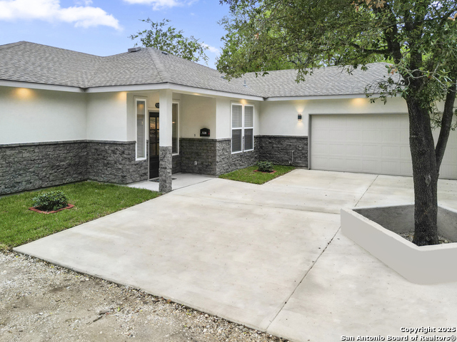 5338 Howard St Property Photo 3