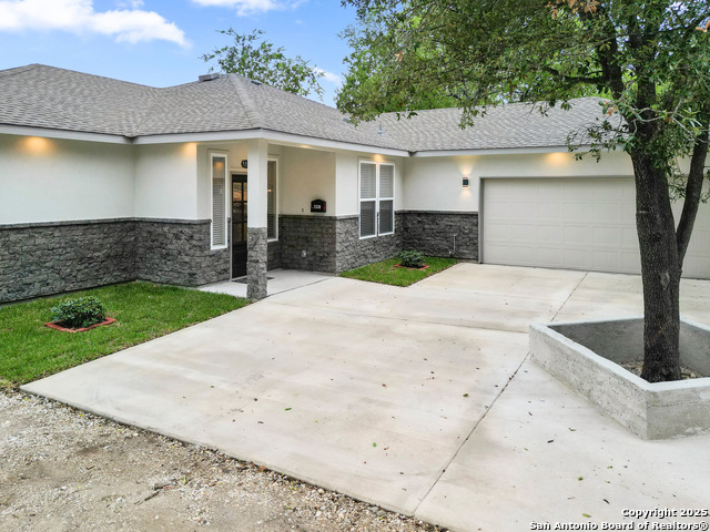 5338 Howard St Property Photo 5