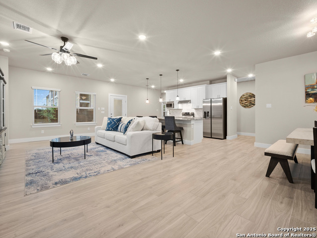 5338 Howard St Property Photo 10