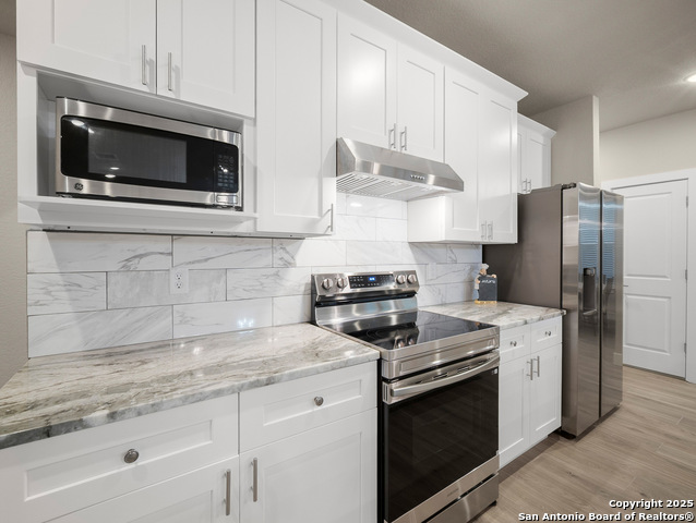 5338 Howard St Property Photo 13