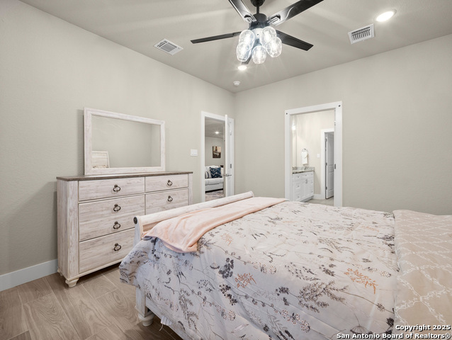 5338 Howard St Property Photo 22