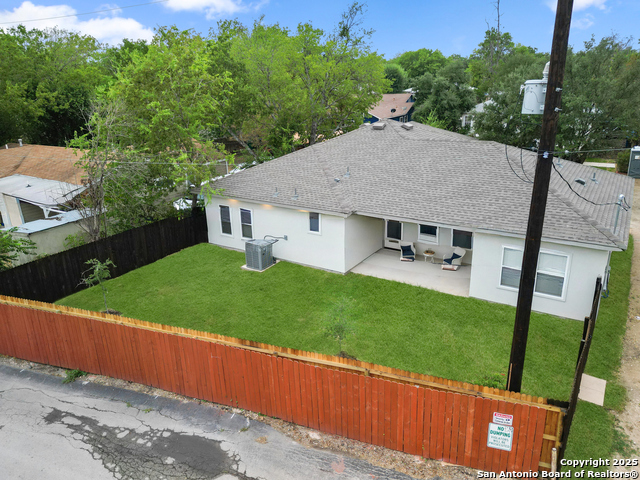 5338 Howard St Property Photo 32