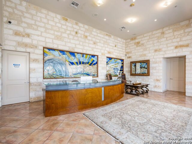 5150 N Loop 1604 Property Photo 9