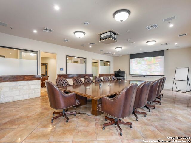 5150 N Loop 1604 Property Photo 13