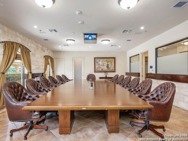 5150 N Loop 1604 Property Photo 16