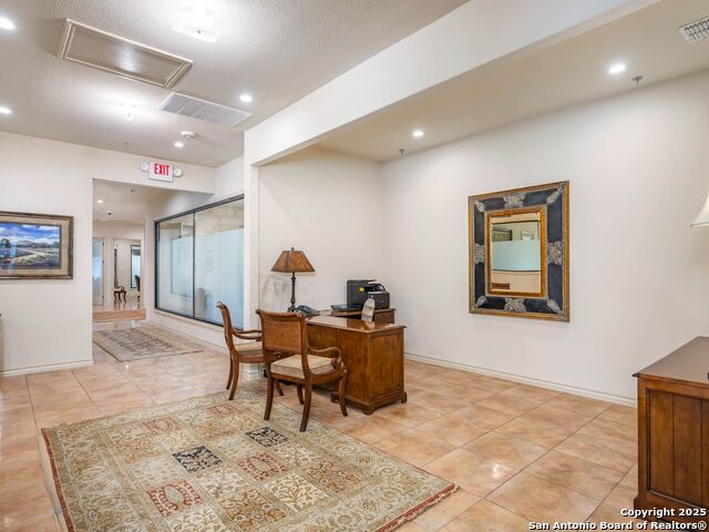 5150 N Loop 1604 Property Photo 17