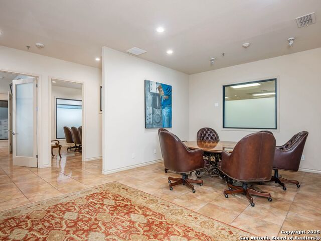 5150 N Loop 1604 Property Photo 24