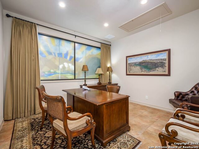 5150 N Loop 1604 Property Photo 25