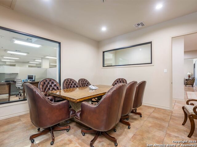 5150 N Loop 1604 Property Photo 27
