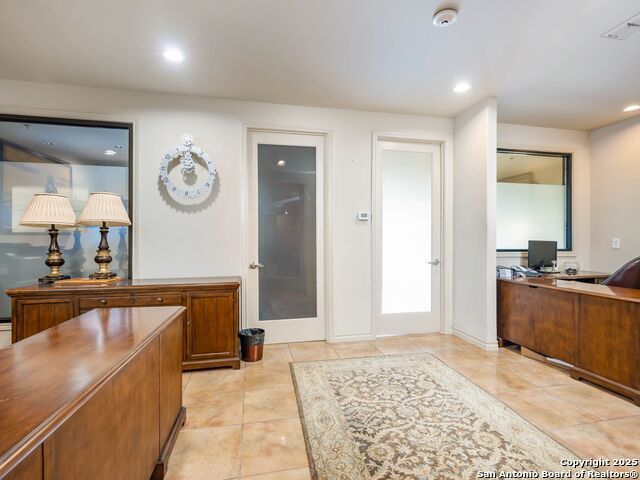 5150 N Loop 1604 Property Photo 32
