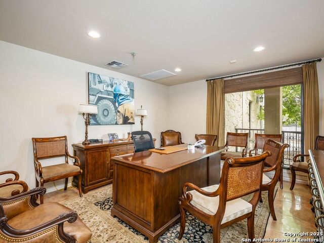 5150 N Loop 1604 Property Photo 35