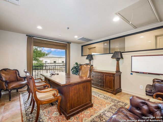 5150 N Loop 1604 Property Photo 36