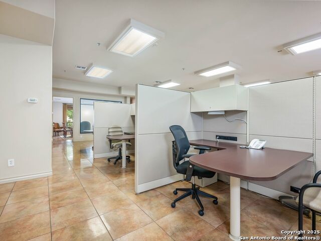 5150 N Loop 1604 Property Photo 39
