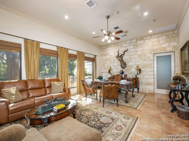 5150 N Loop 1604 Property Photo 51