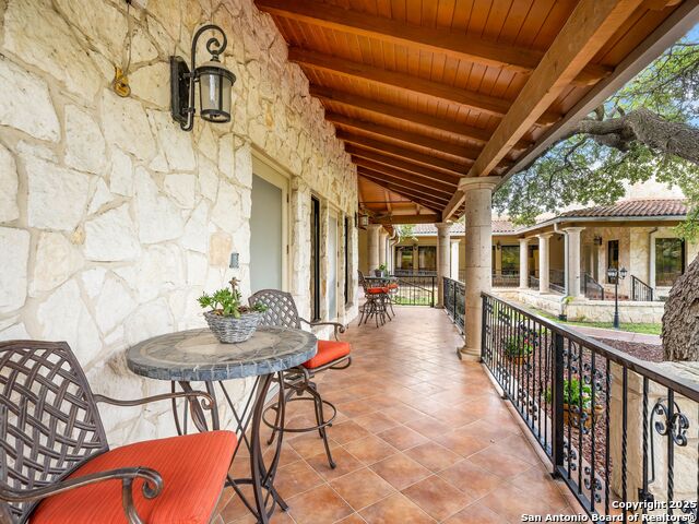 5150 N Loop 1604 Property Photo 54
