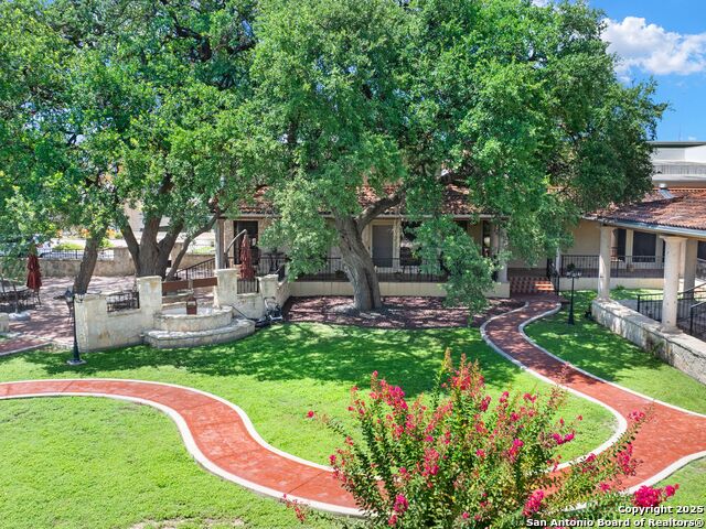 5150 N Loop 1604 Property Photo 63